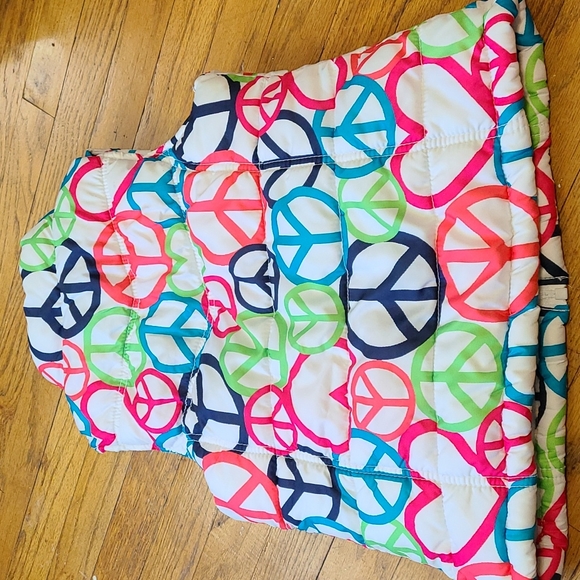 Peace sign quilted vest - Picture 2 of 3